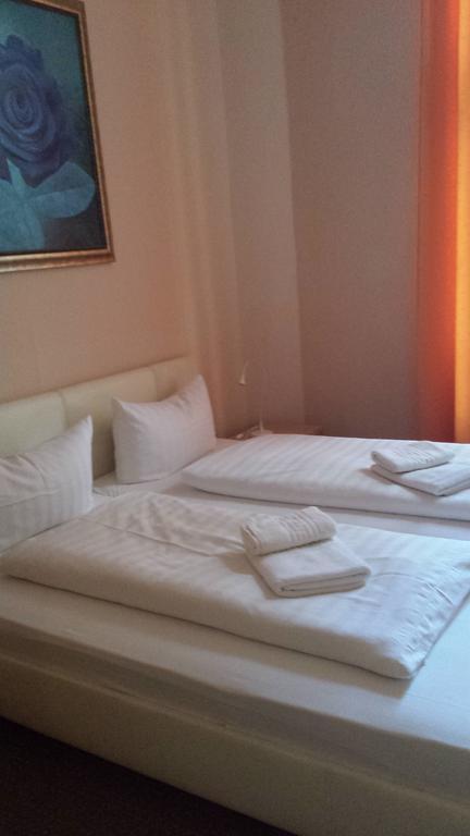 Hotel De Ela 2*