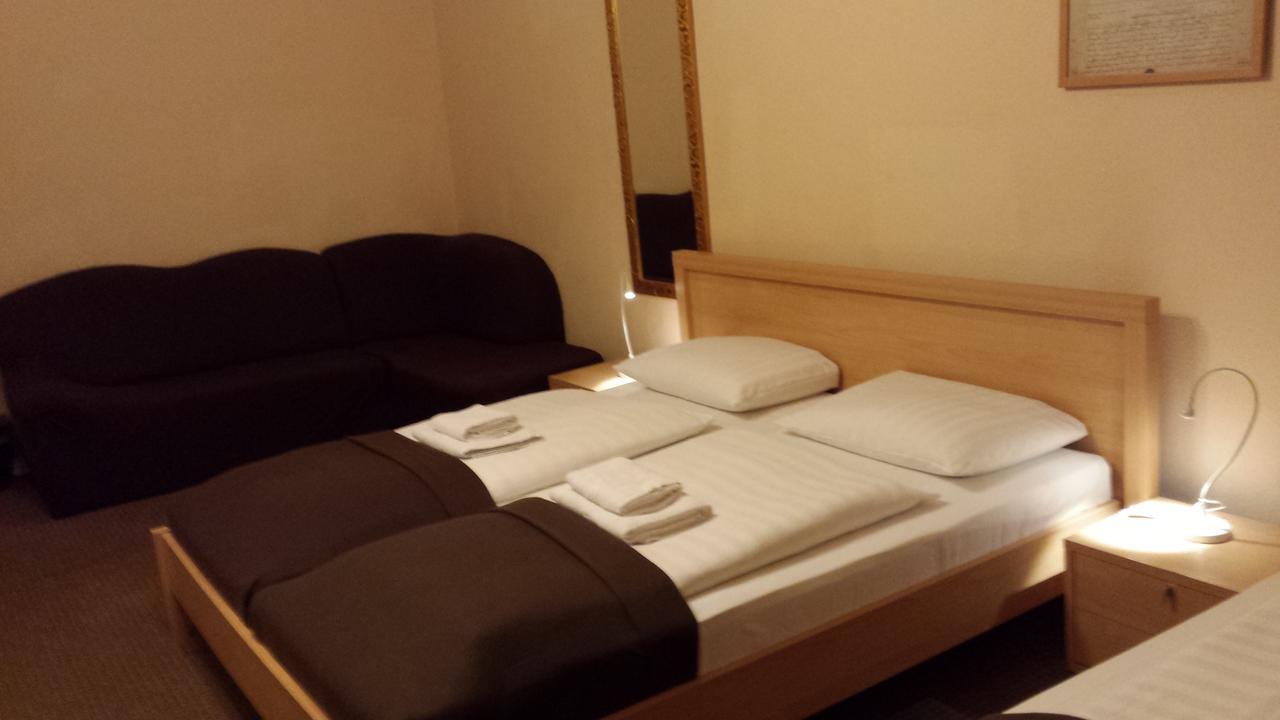 De Ela Hotel 2*