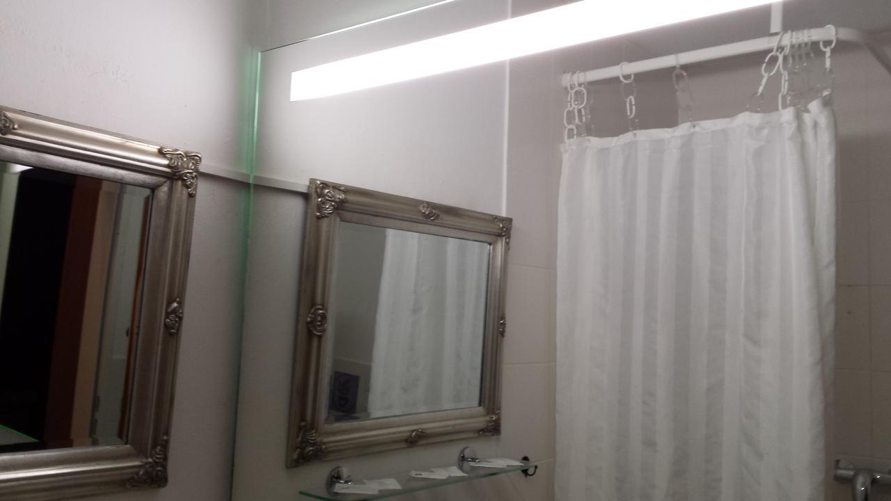 De Ela Hotel 2*