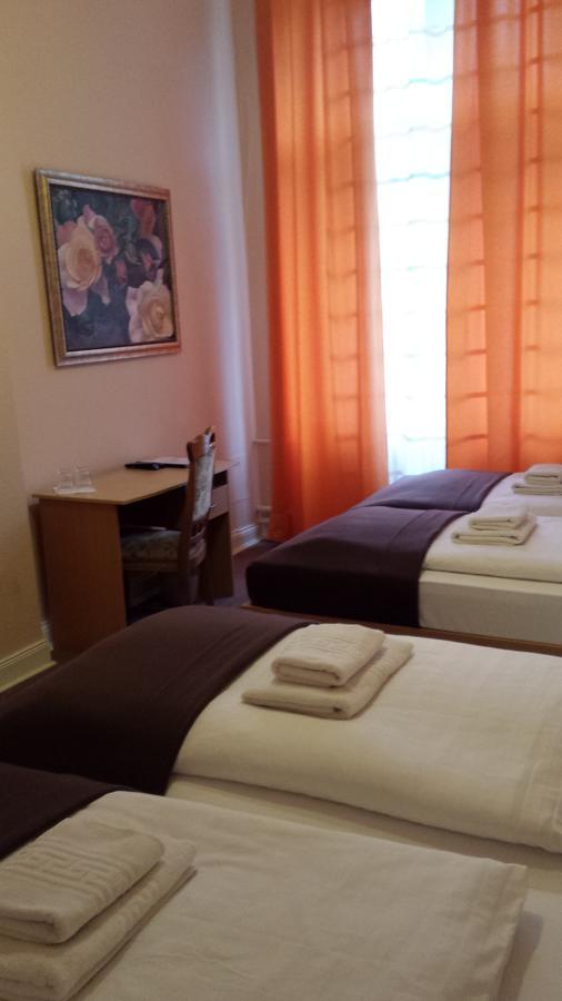 De Ela Hotel 2*