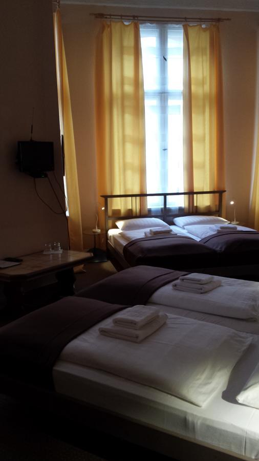 Hotel De Ela 2*